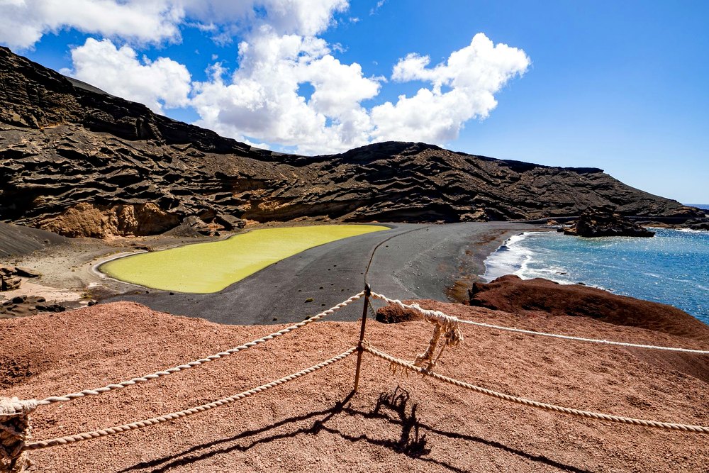Paisaje volcánico de Lanzarote, entorno de actividades de team building para empresas