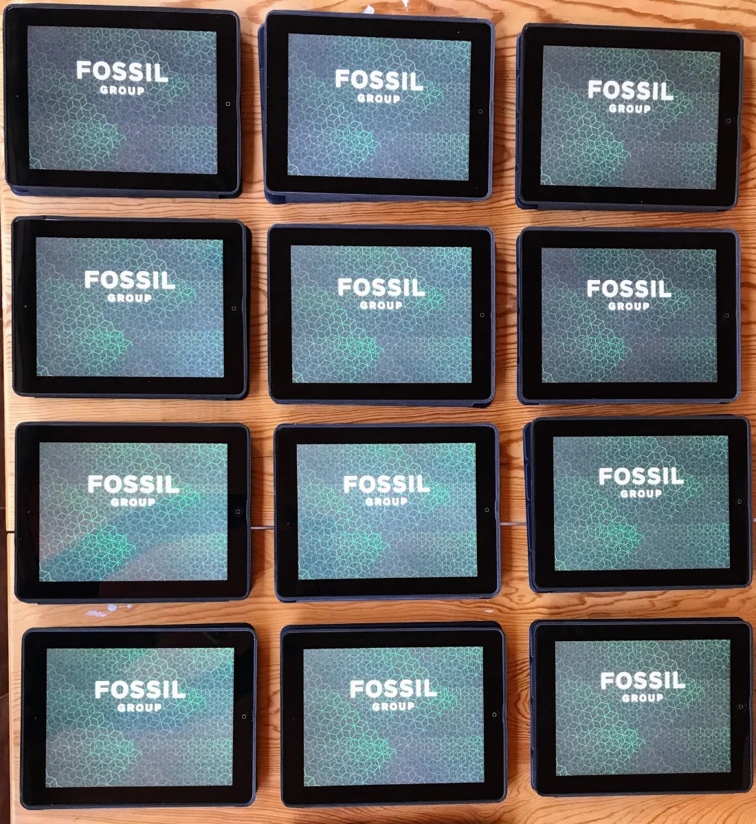 Tablets personalizadas con la marca Fossil Group listas para una experiencia gamificada