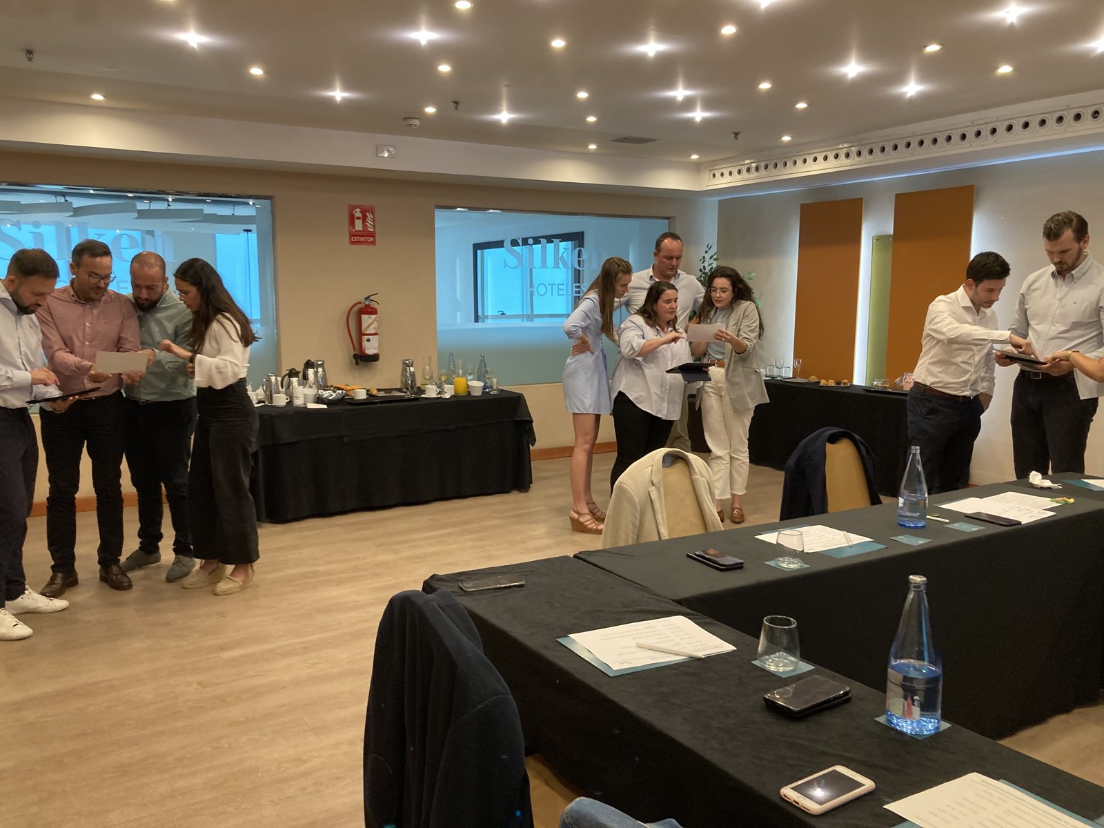 Equipos participando en el Escape Room Digital de DISA en Tenerife